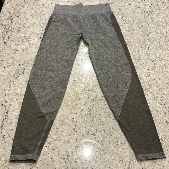 Victoria Secret PINK seamless leggings olive green sz Medium - Picture 8 of 8